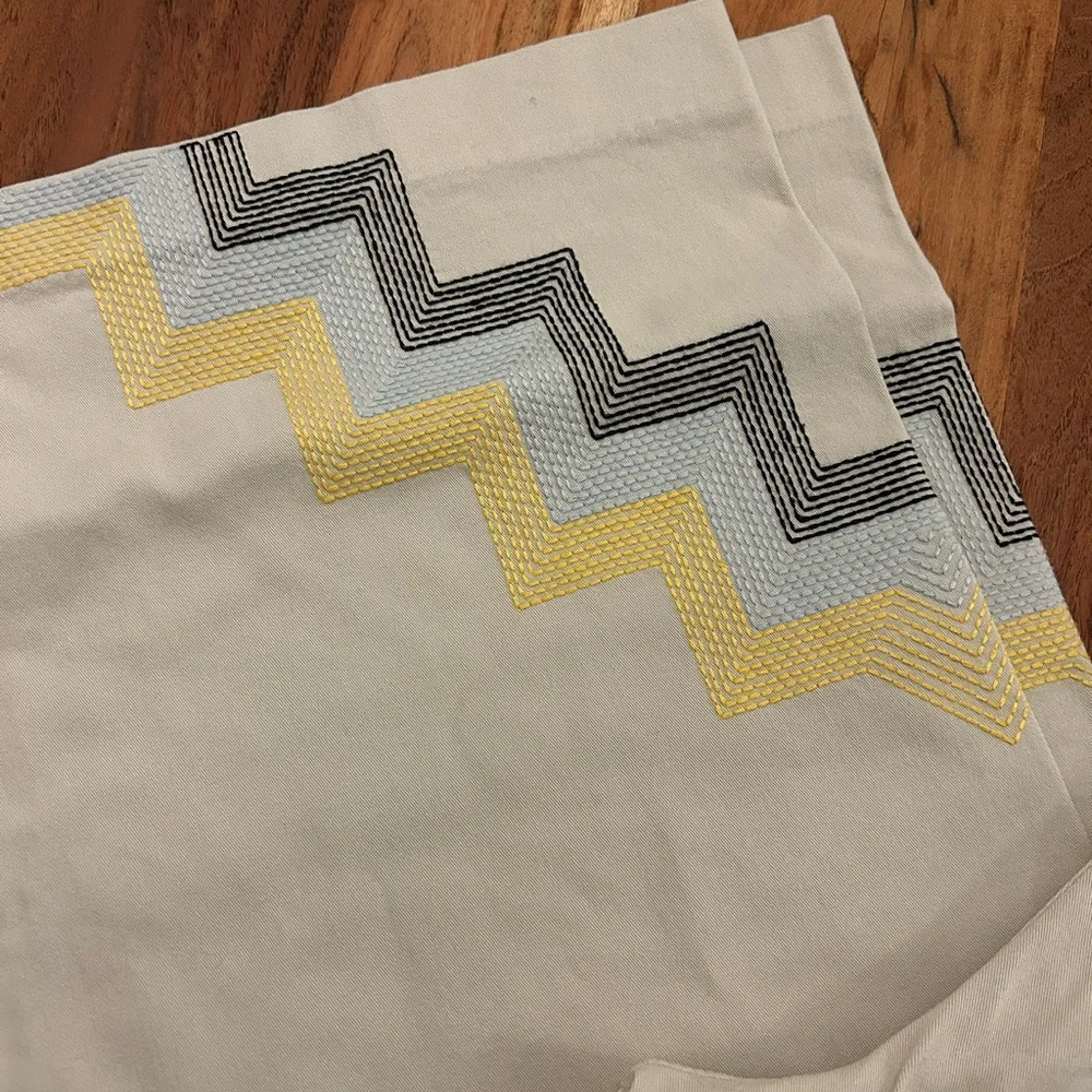 Maeve Cream Cropped Wide-Leg Jeans with Yellow & Gray Zigzag Hem - Picture 6 of 6